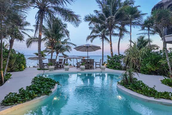 MantaRay Garden - Image 1